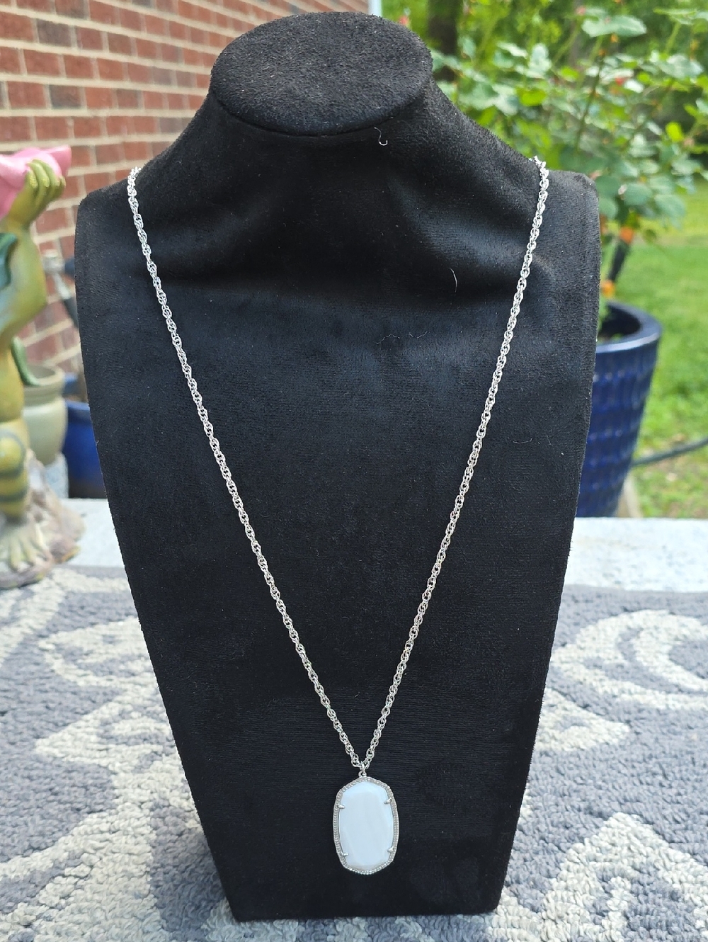 Kendra Scott White Stone Pendant Necklace in Silver
